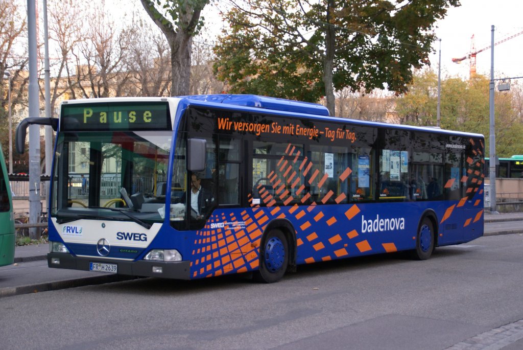 SWEG Bus FR H 2639 macht in Kleinhningen (Schweiz) Pause. Die Aufnahme stammt vom 18.10.2008.