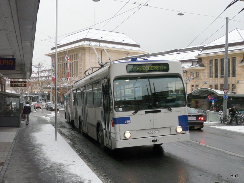 TL - NAW Trolleybus Nr.759 unterwegs auf der Linie 21 in Lausanne am 19.12.2009