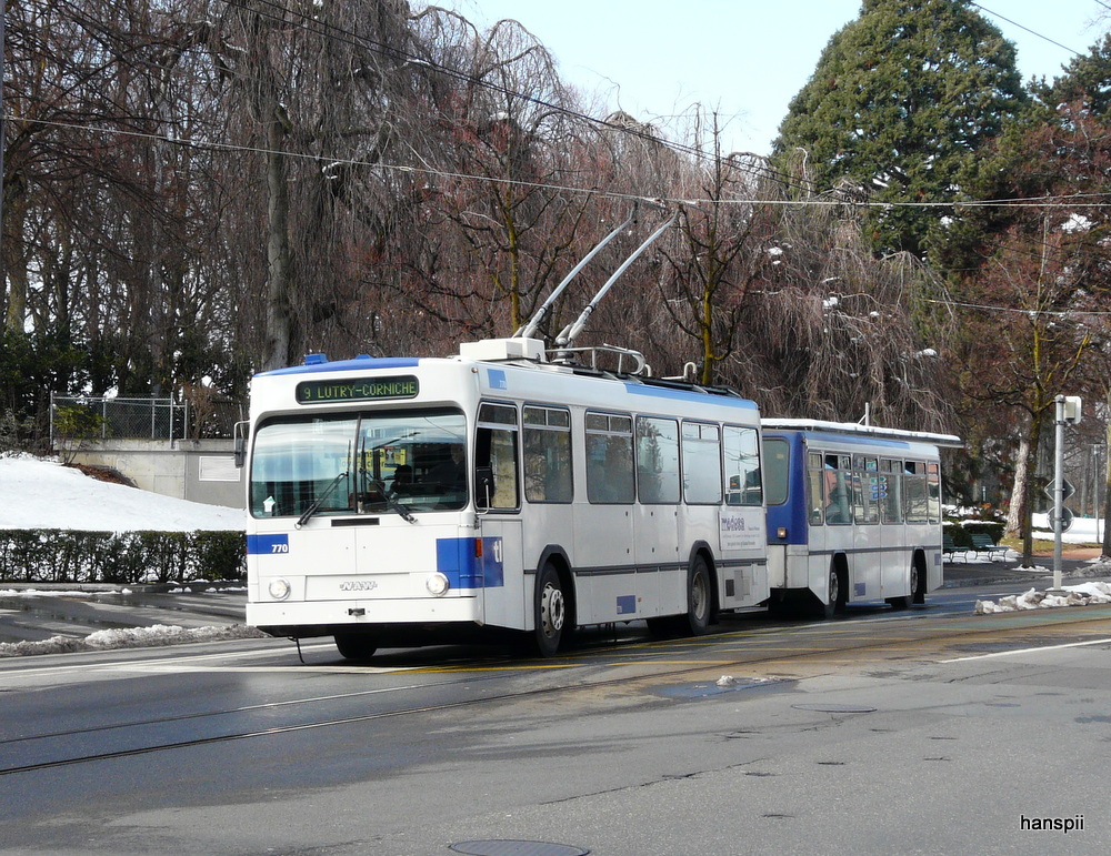 tl - NAW Trolleybus Nr.770 mit Anhnger unterwegs auf der Linie 9 in der Stadt Lausanne am 16.02.2013