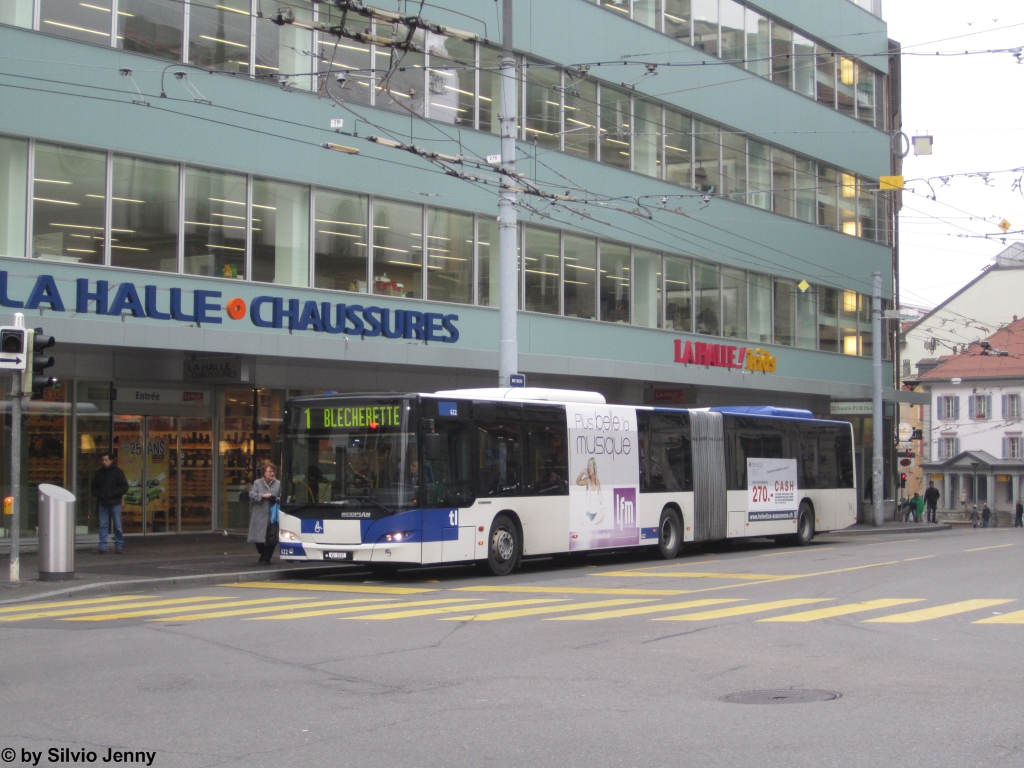 tl Nr. 622 (Neoplan Centroliner Evolution N4522) am 21.11.2012 in Lausanne, Rue Neuve