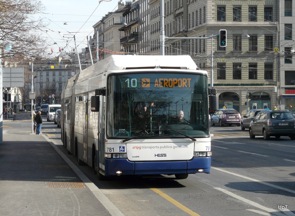 TPG Genf - Hess-Swisstrolleybus BGGT-N2C  Nr.781 unterwegs auf der Linie 10 in der Stadt Genf am 18.02.2012
