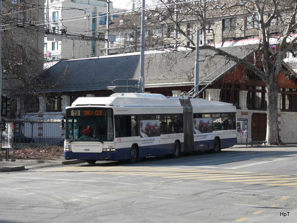 TPG Genf - Hess-Swisstrolleybus BGT-N2C  Nr.739 unterwegs auf der Linie 19 in der Stadt Genf am 18.02.2012