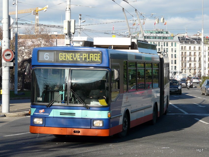 TPG - NAW-Hess-Siemens BGT 5-25 Nr.713 unterwegs auf der Linie 6 in der Stadt Genf am 11.12.2009