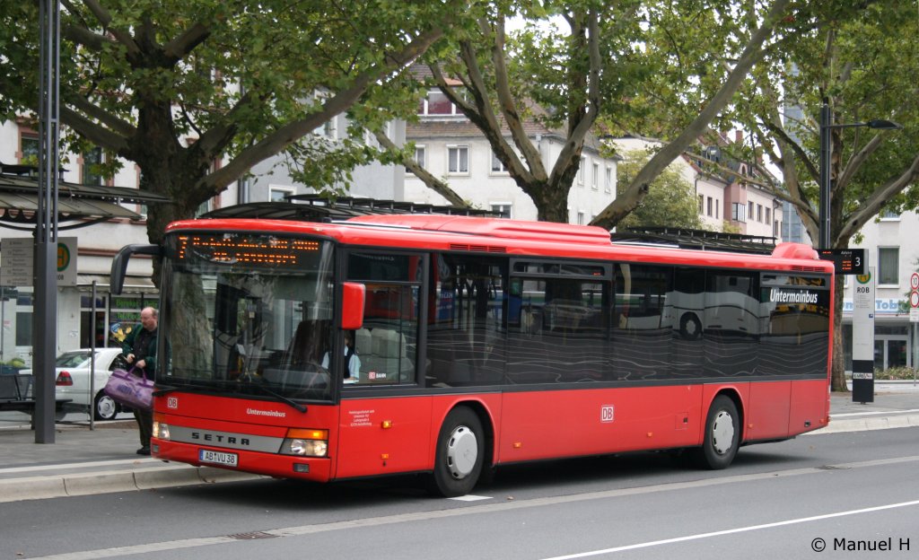Untermainbus (AB VU 38).
Aufgenommen am HBF Aschaffenburg, 18.8.2010.