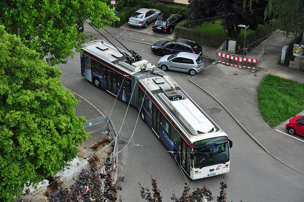 Van Hool O-Bus in Esslingen, Linie 101 in Esslingen nach Obertrkheim - 18.07.2011