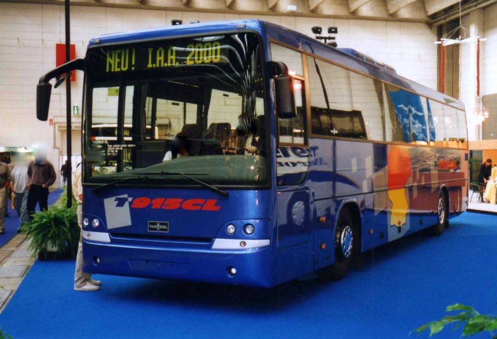 Van Hool T915 CL, aufgenommen auf der IAA 2000 in Frankfurt.
