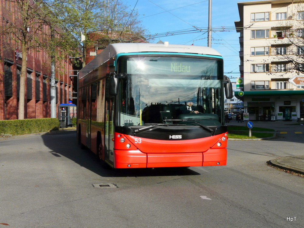 VB Biel - Hess-Swisstrolleybus BGT-N2C Nr.53 unterwegs auf der Linie 4 in der Stadt Biel am 13.11.2010

