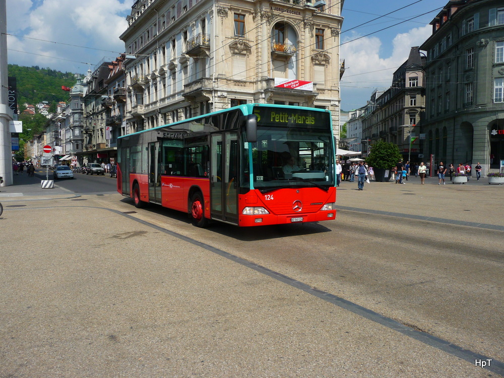VB Biel - Mercedes Citaro Nr.124  BE  560124 unterwegs auf der Linie 5 im Zentrum der Stadt Biel am 23.04.2011
