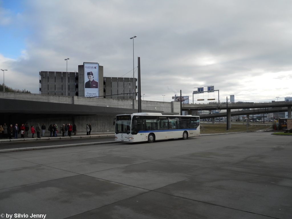 VBG/Eurobus Nr. 87 am 11.12.2010 beim Flughafen Zrich.