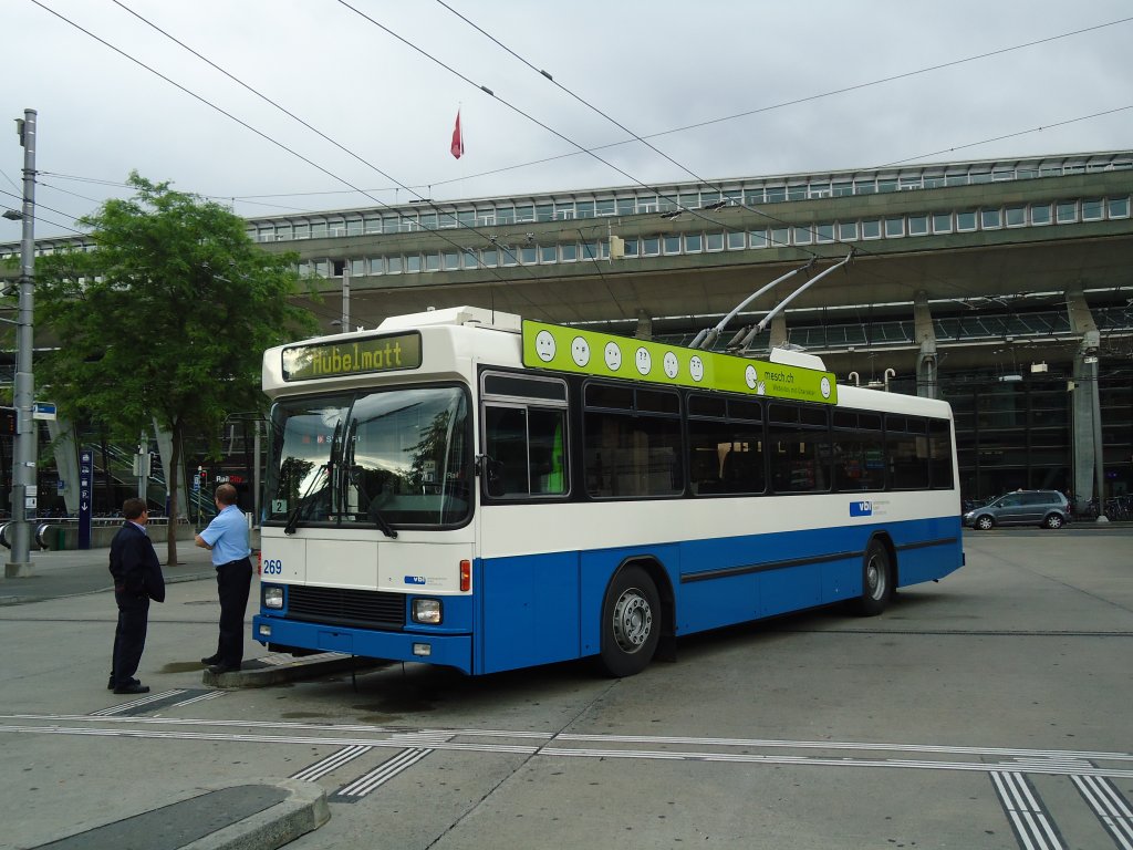 VBL Luzern - Nr. 269 - NAW/R&J-Hess Trolleybus am 14. Mai 2011 beim Bahnhof Luzern