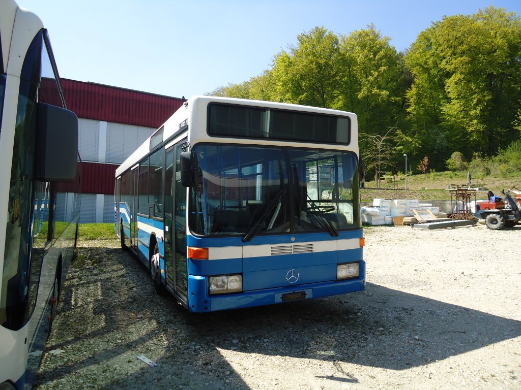 VBL Luzern - Nr. 715 - Mercedes O 405N (ex Heggli, Kriens Nr. 715; ex Nr. 559; ex Gowa, Luzern Nr. 59) am 17. April 2011 in Safnern, BTR