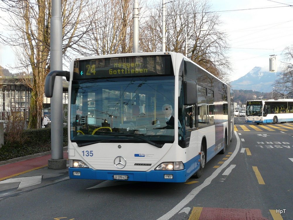 VBL - Mercedes Citaro  Nr.135  LU 199435 unterwegs auf der Linie 24 in Luzern am 15.01.2011
