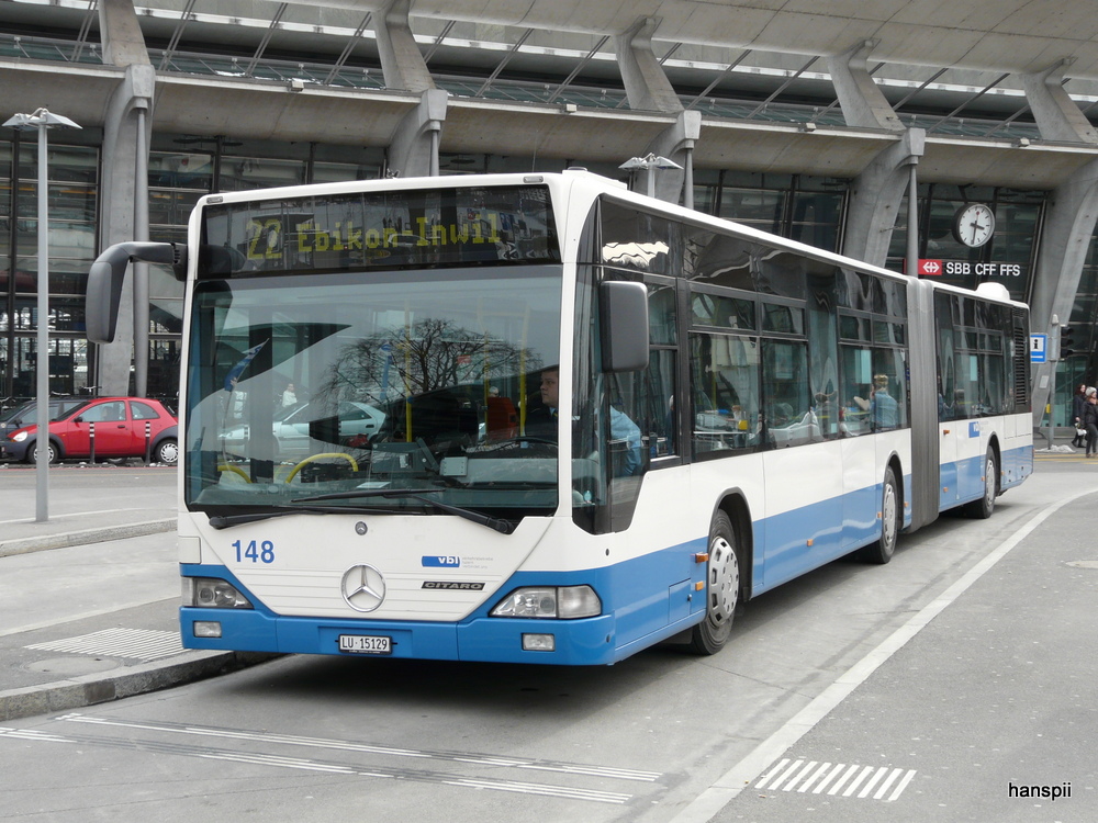VBL - Mercedes Citaro  Nr.148  LU  15129 unterwegs auf der Linie 22 vor dem Bahnhof Luzern am 16.03.2013