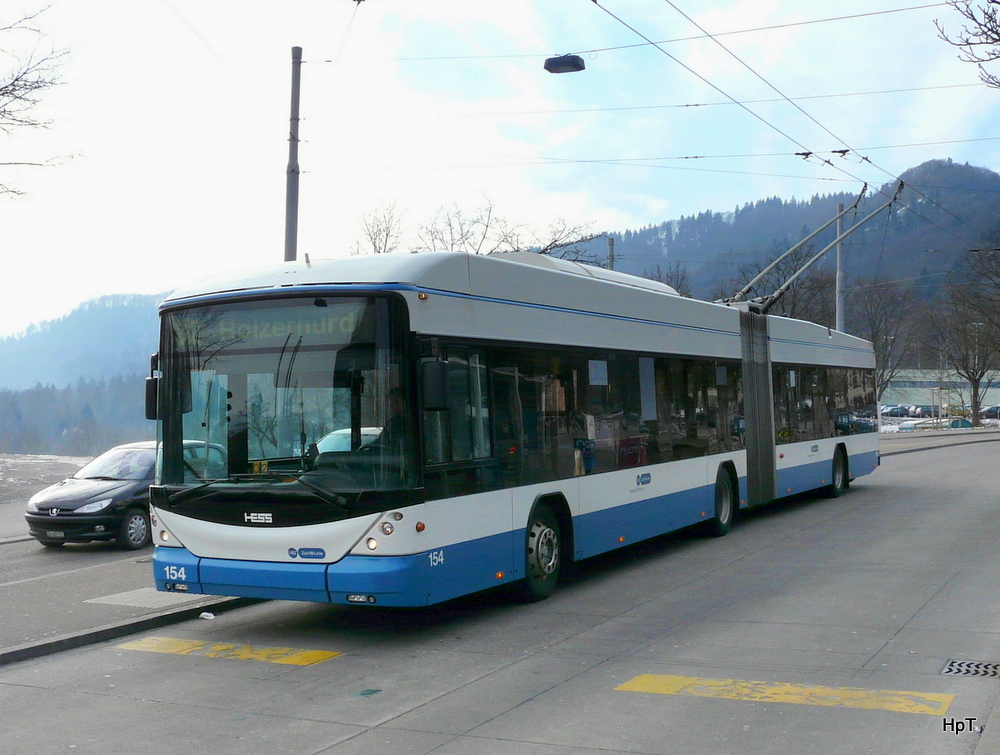 VBZ - Hess-Swisstrolley BGT-N2C Nr.154 bei der Haltestelle Strassenverkehrsamt in Zrich am 23.01.2011

