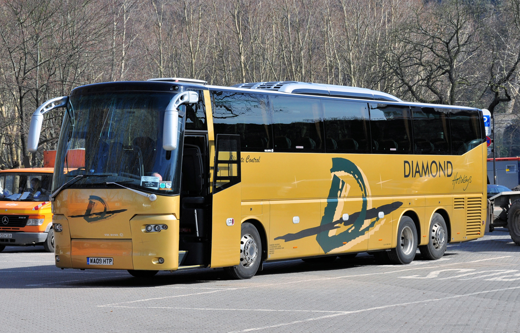 VDL Bova Reisebus,  Diamond Holidays  aus GB am Koblenzer-Eck, 10.03.2010