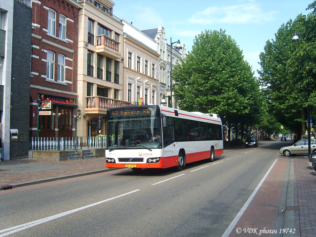 VEOLIA 3831 als Linie 50 nach Aachen Hbf - Vaals Maastrichterlaan am 28. Juli 2010