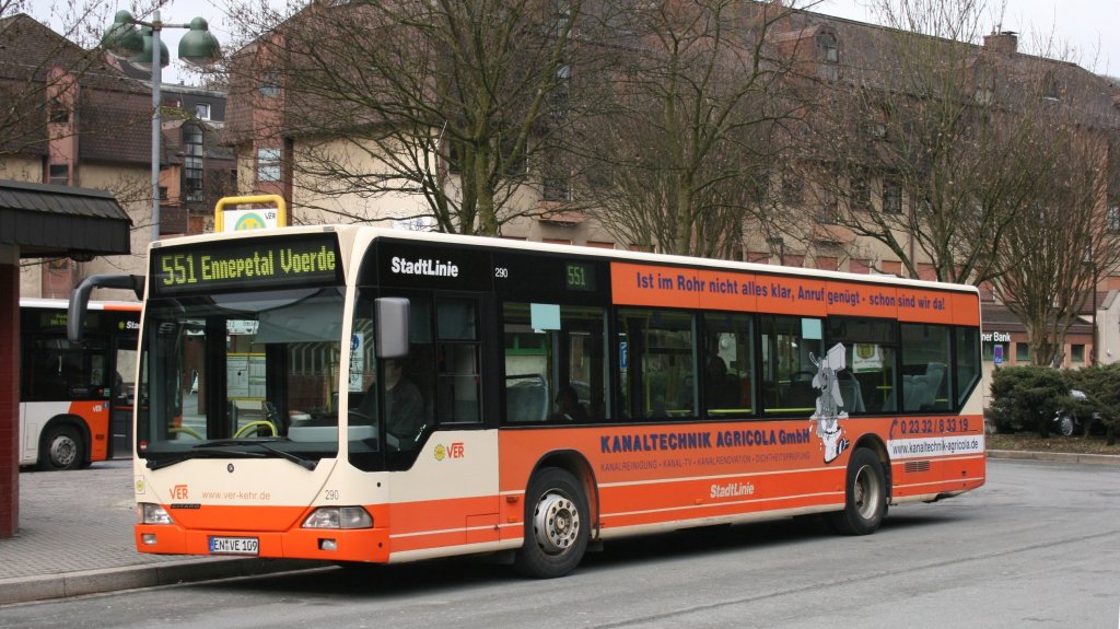 Ver 290 (EN VE 109) mit Werbung fr Kanaltechnik Agricola.
Aufgenommen ma Bus Bf Ennepetal,27.2.2010.