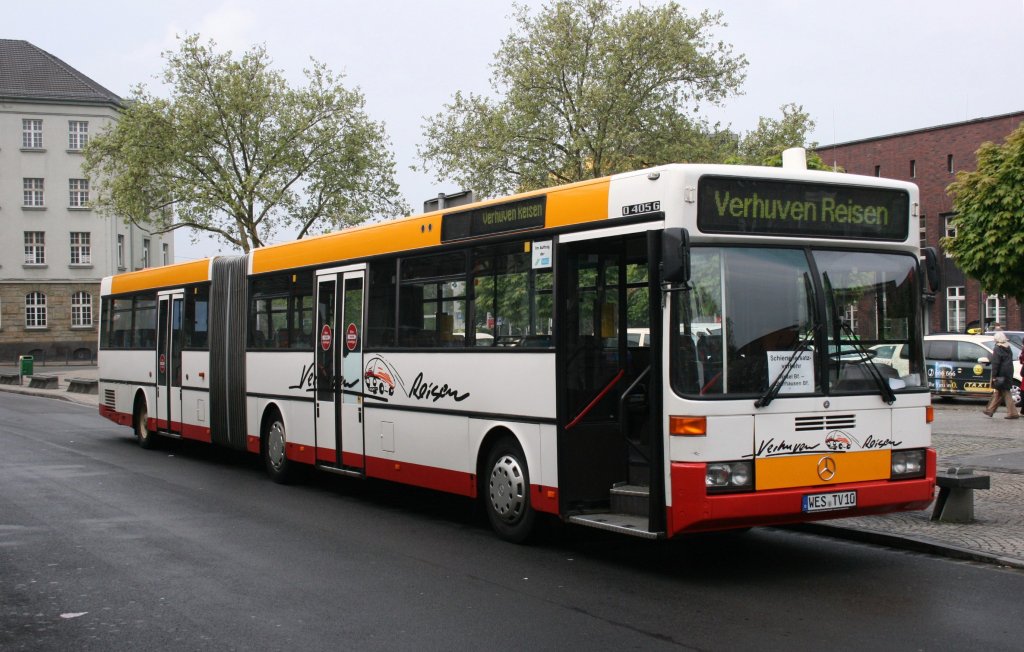 Verhuven (WES TV 10) (Ex MVG Mainz) fuhr am 2.5.2010 SEV zwischen Oberhausen und Wesel.
Aufgenommen am HBF Oberhausen.
