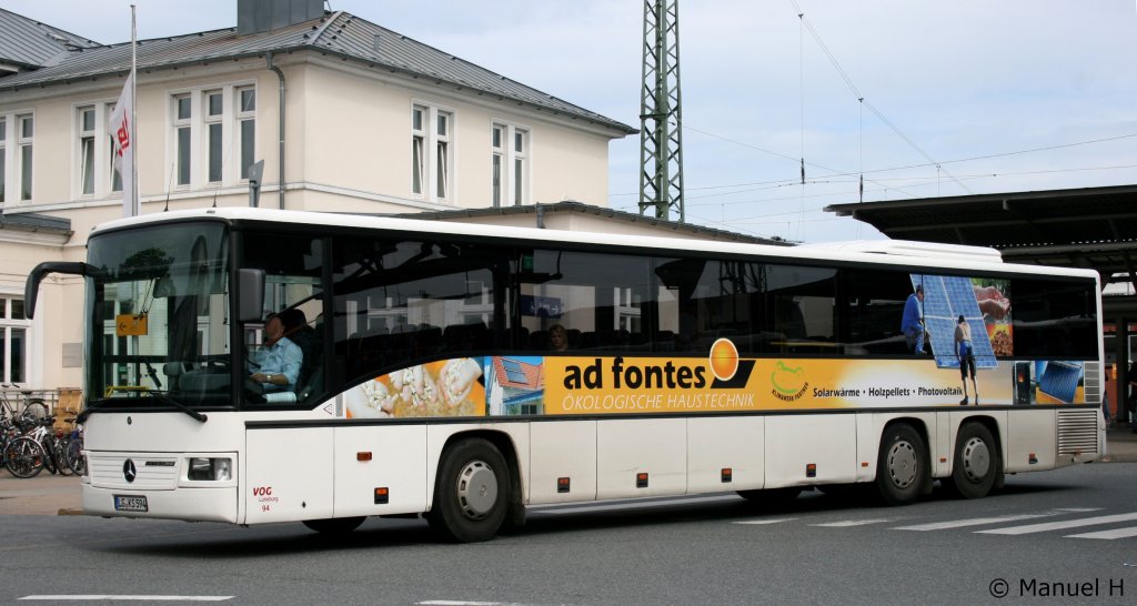 VOG 94 (LG KS 594) macht Werbung fr Ad Fontes.
Aufgenommen am ZOB Lneburg, 20.8.2010.