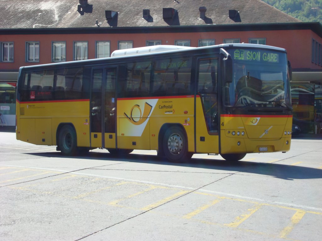 Volvo 8700 VS 145606 beim Bahnhof Sion. Aufgenommen am 29.04.2010