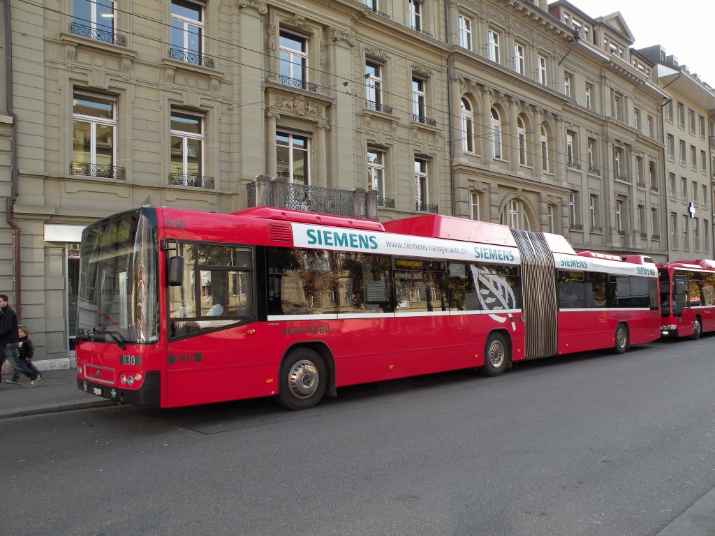 Volvo Bus mit der Betriebsnummer 830 auf der Linie 13 an der Haltestelle Hirschengraben. Die Aufnahme stammt vom 01.11.2010.