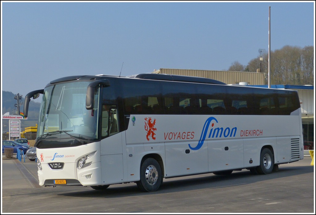 VS 4051   VDL Futura des Busuntenehmens Simon aus Diekirch, aufgenommen beim Firmenhauptsitz am 04.04.2013.