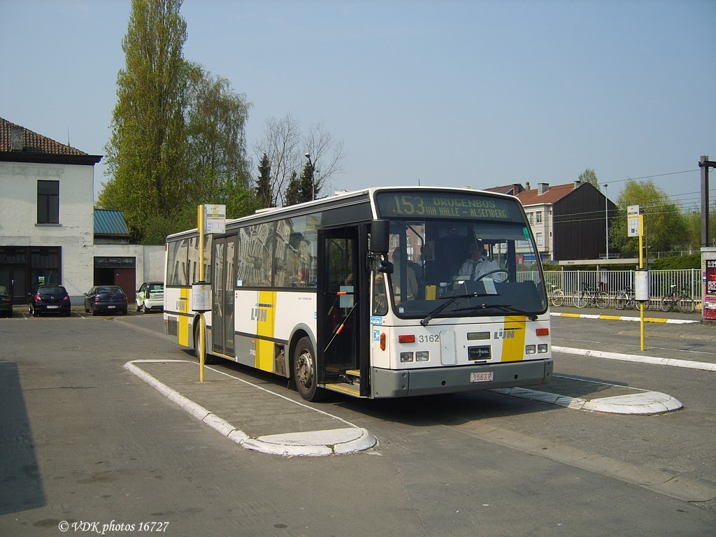 VVM 3162 als Linie 153 nach Drogenbos - Ninove Stationsplein am 14. April 2009