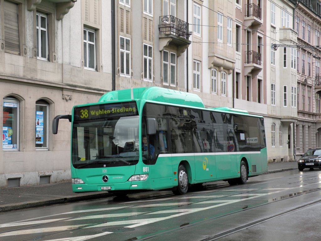 Whrend der Basler Fasnacht verkehrt die Linie 38 nur bis Wettsteinplatz. Mercedes Citaro 801 fhrt durch die Hammerstrasse auf die Haltestelle Wettsteinplatz. Die Aufnahme stammt vom 23.02.2010.