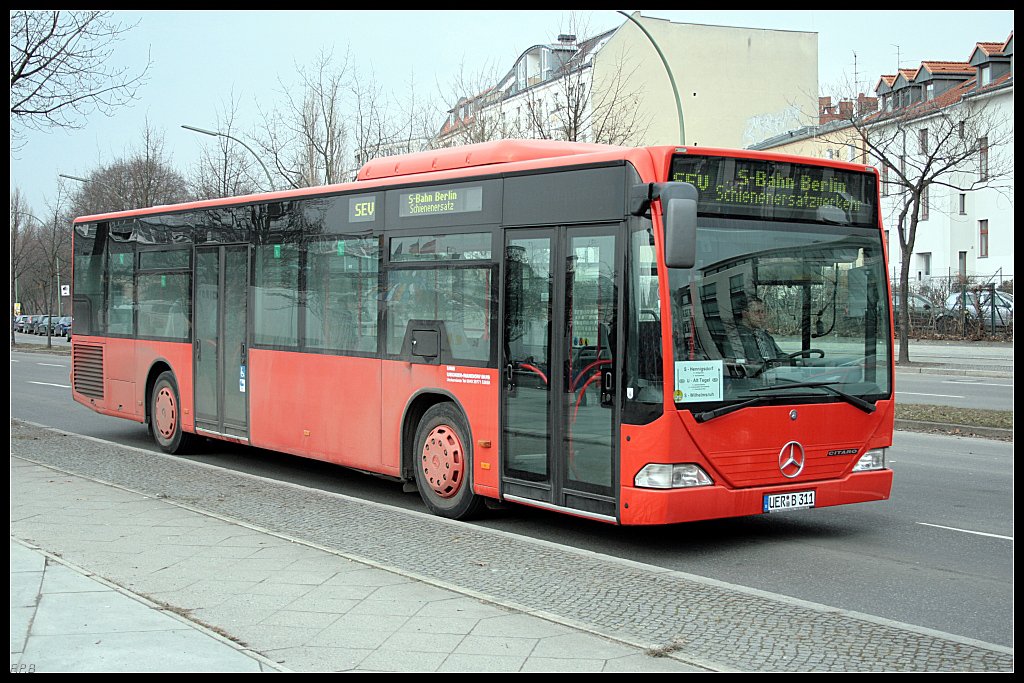 Wagen 311 der Fa. Uecker-Randow Bus GmbH im Berliner S-Bahnersatzverkehr (Berlin Alt-Tegel 17.03.2010)
