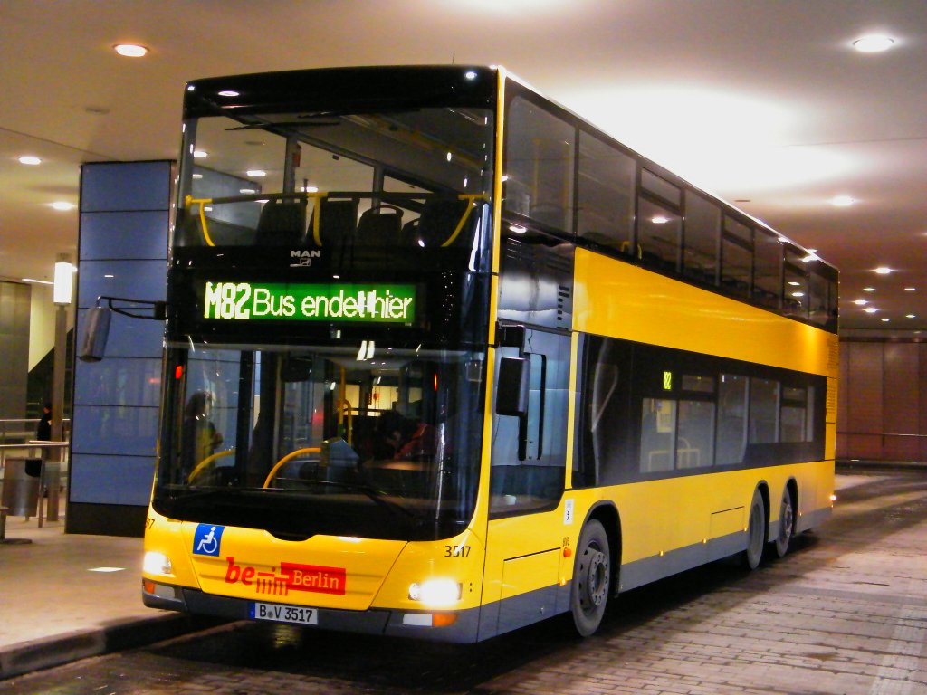Wagen 3517 (MAN DL09) als Linie M82 im Steglitzer Kreisel