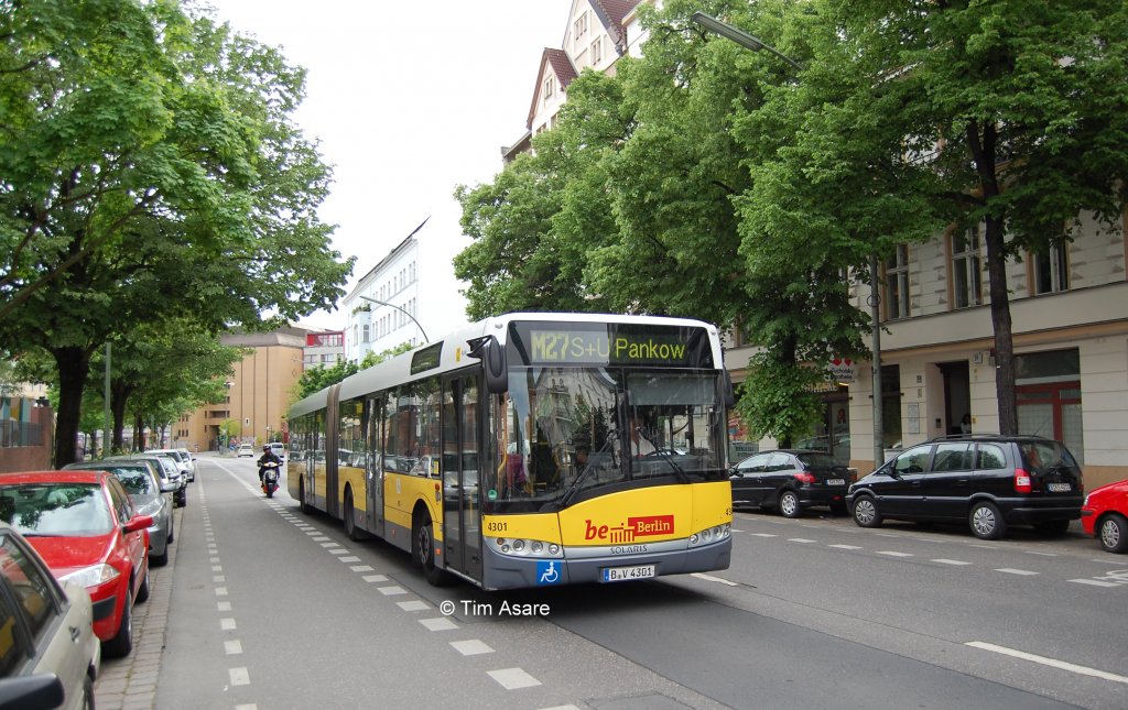 Wagen 4301 (Solaris Urbino 18 III / Solaris GN08) im Mai 2012 auf der Linie M27 in der Perleberger Strae ecke Lbecker Strae.