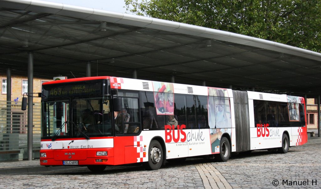 Weser Ems Bus 441 (OS C 6890) mit Werbung fr die Buschule.
Aufgenommen am HBF Osnabrck, 19.9.2010.