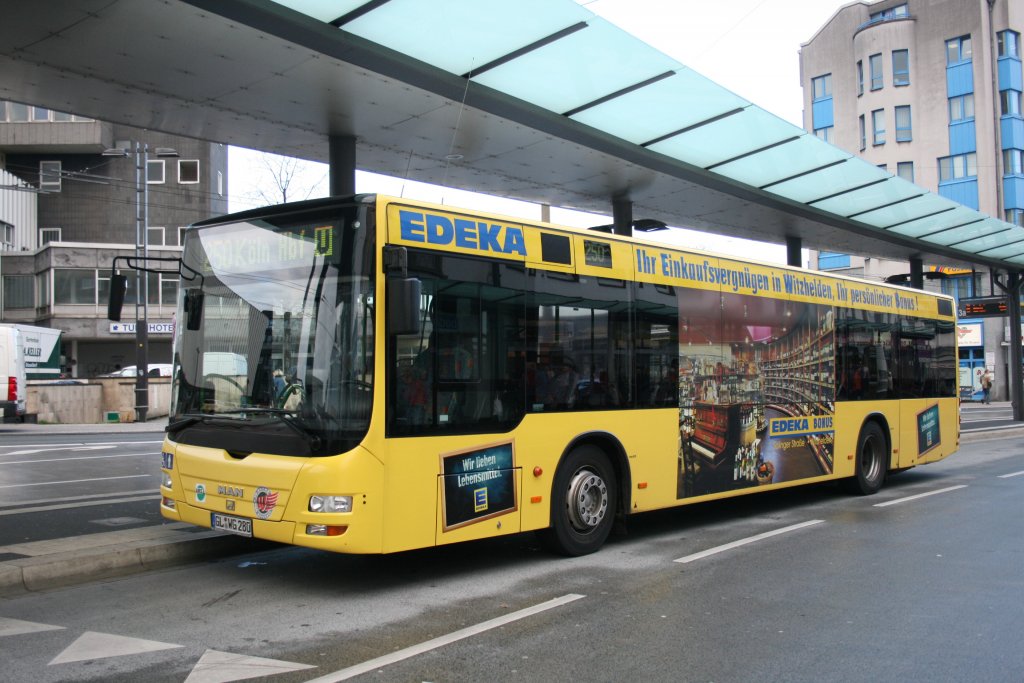 Wiedenhoff (GL WG 280) mit Werbung fr Edeka.
Aufgenommen in Solingen Mitte am 21.11.2009.