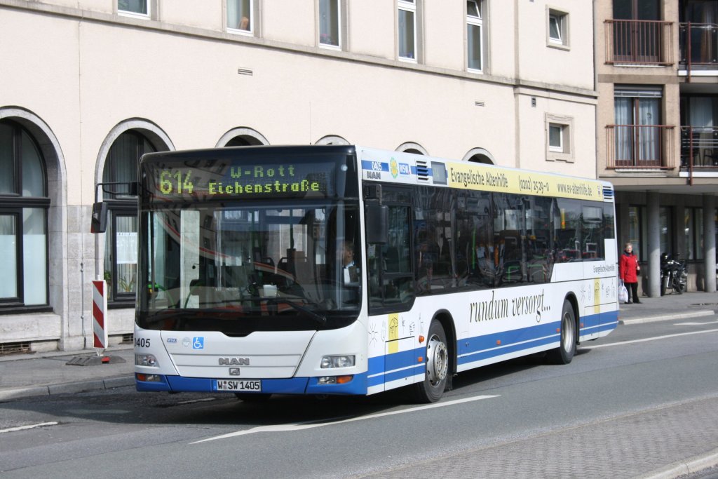 WSW 0405 (W SW 1405) mit Werbung fr die Evangelische Altenpflege.
Aufgenommen am Bahnhof Barmen mit der Linie 614 nach W-Rott.
17.3.2010
