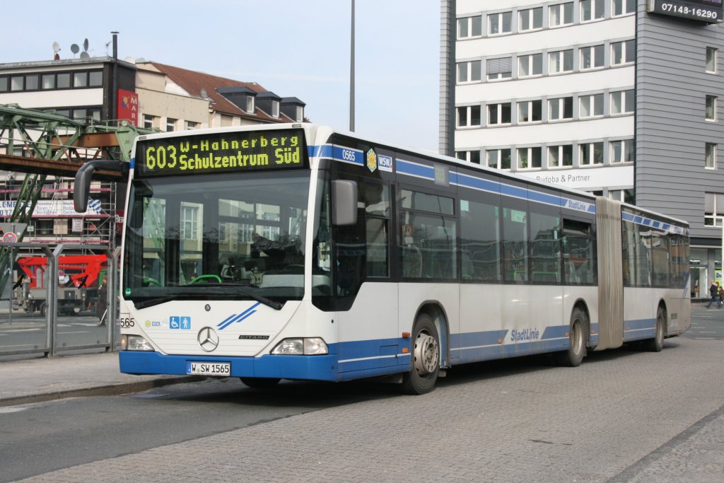 WSW 0565 (W SW 1565) am HBF Wuppertal mit der Linie 603.
17.3.2010