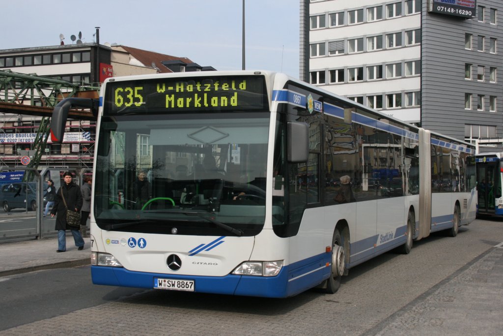WSW 0867 (W SW 8867) am HBF Wuppertal mit der Linie 635.
17.3.2010
