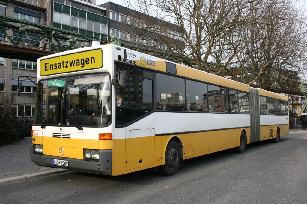 WSW 9069 (W SW 9069) (Ex SSB Stuttgart) mit der Linie 612 am HBF Wuppertal.
17.3.2010