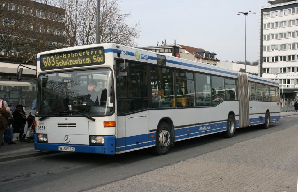 WSW 9661 (W SW 621) mit der Linie 603 am HBF Wuppertal.
17.3.2010