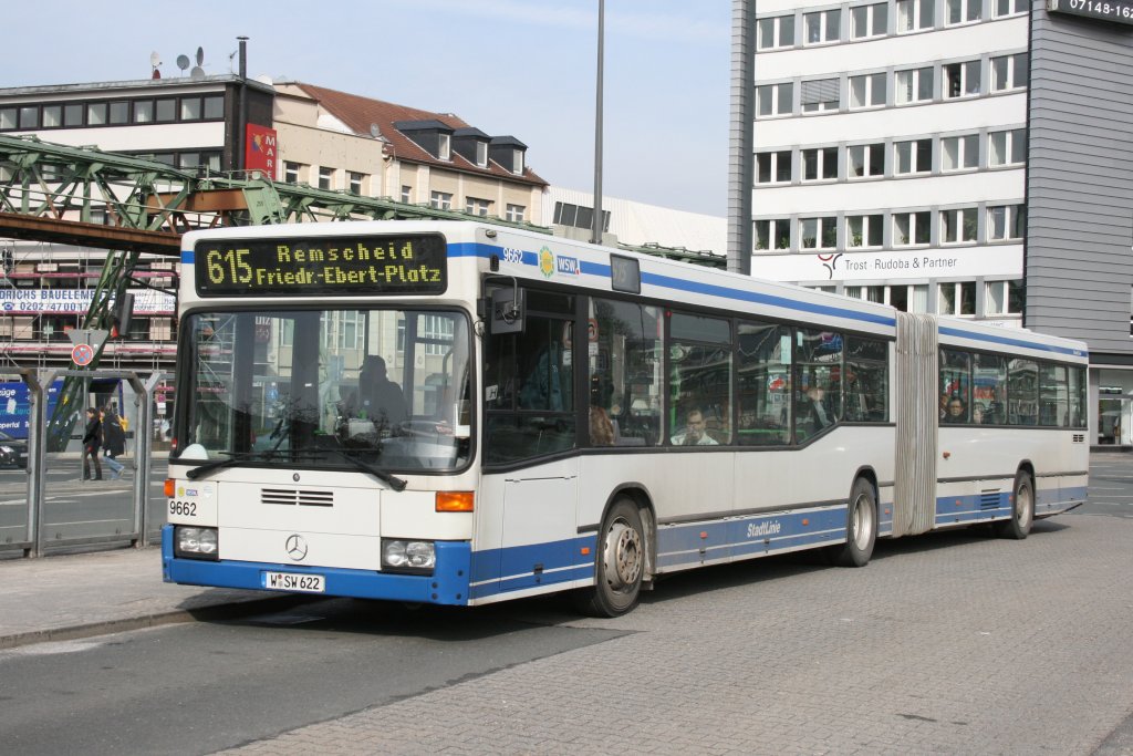 WSW 9662 (W SW 622) am HBF Wuppertal mit der Linie 615.
17.3.2010