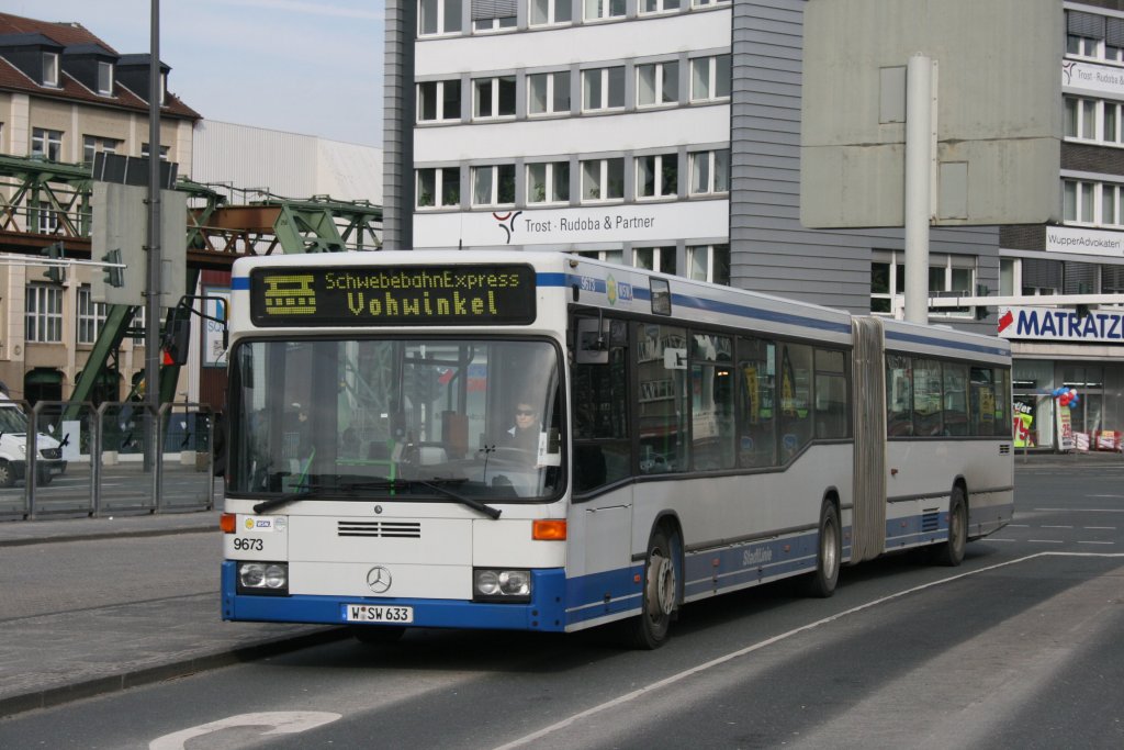 WSW 9673 (W SW 633) mit dem Schwebebahn Express am HBF Wuppertal.
17.3.2010