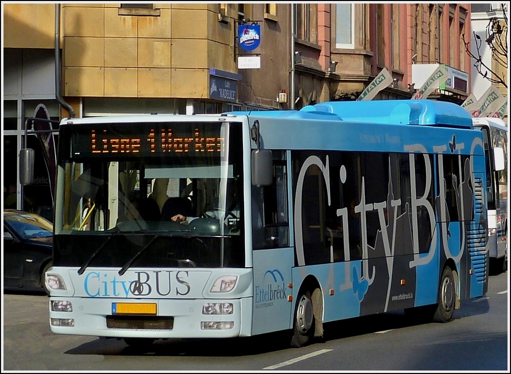 (WV 2010)  Minibus der Marke Kutsentis, als City Bus der Stadt Ettelbrck im Einsatz. Aufgenommen in den Strassen von Ettelbrck am 06.03.2013.