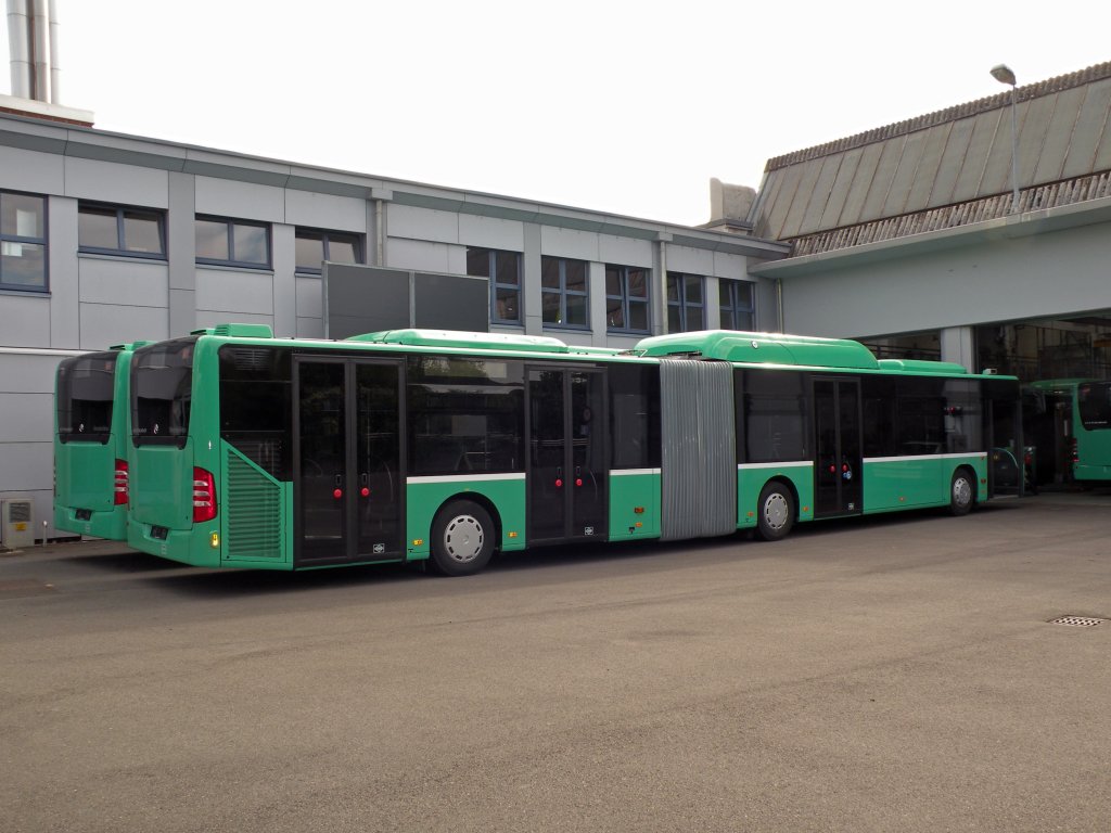 Zwei Fabrikneue Mercedes Citaro Busse die die Betriebsnummern 722 + 721 erhalten werden. Die Aufnahme stammt vom 27.05.2010.