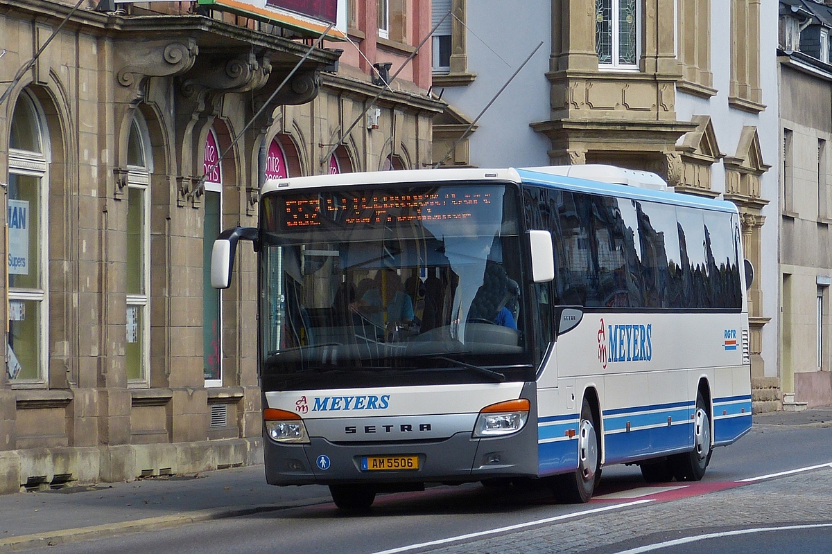 . AM 5506,  Setra S 415 UL des Busunternehmens Meyers auf dem Weg zum Bahnhof in Ettelbrück.  12.09.2014