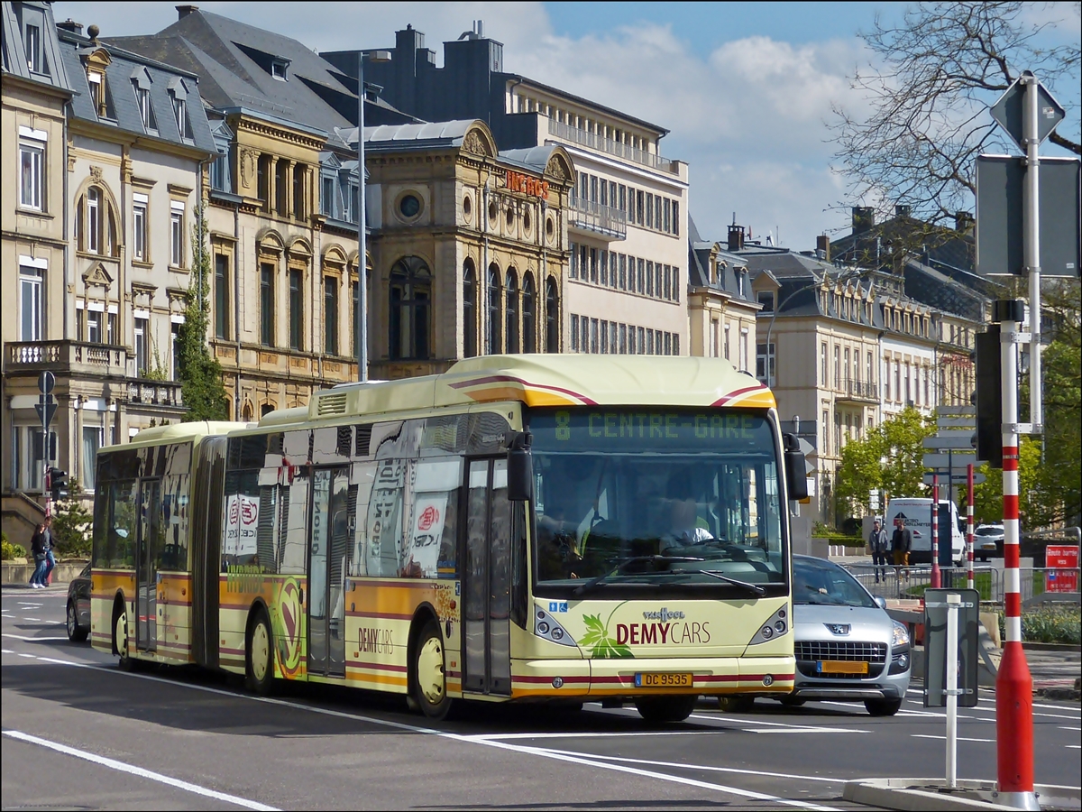 . DC 9535  Van Hool Hybridbus von Demy Cars unterwegs in den Straßen der Stadt Luxemburg.  16.04.2014
