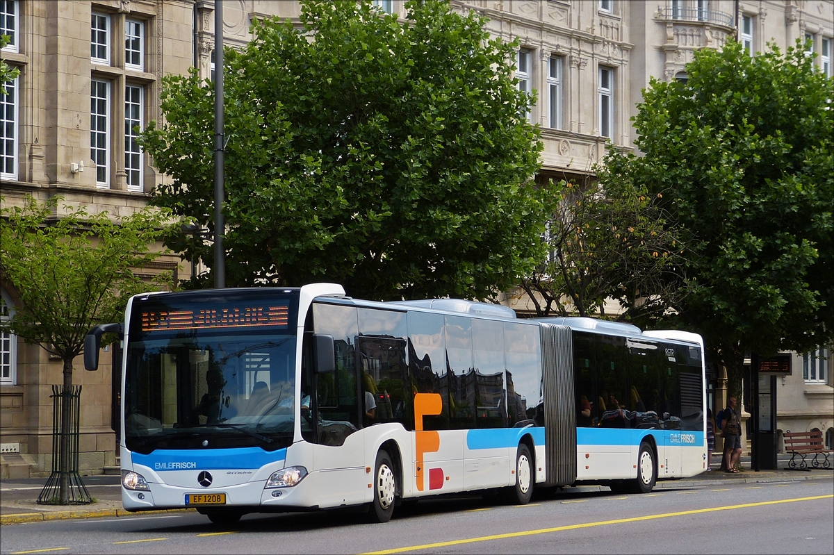 . EF 1208, Mercedes Benz Citaro Gelenkbus von Busunternehmen Emile Frisch ist in der stadt Luxemburg unterwegs.  14.07.2017