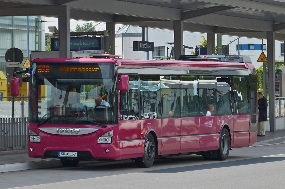  Iveco Urbanway aufgenommen am Bahnhof in Hennef.  27.06.2015