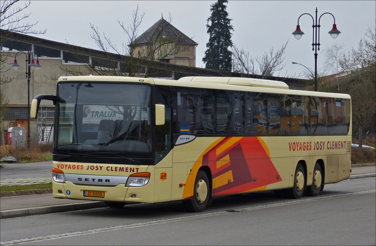 . JC 6005  Setra S 419 UL von Josy Clement geniesst den Ruhetag am Bahnhof in Diekirch.  16.03.2014