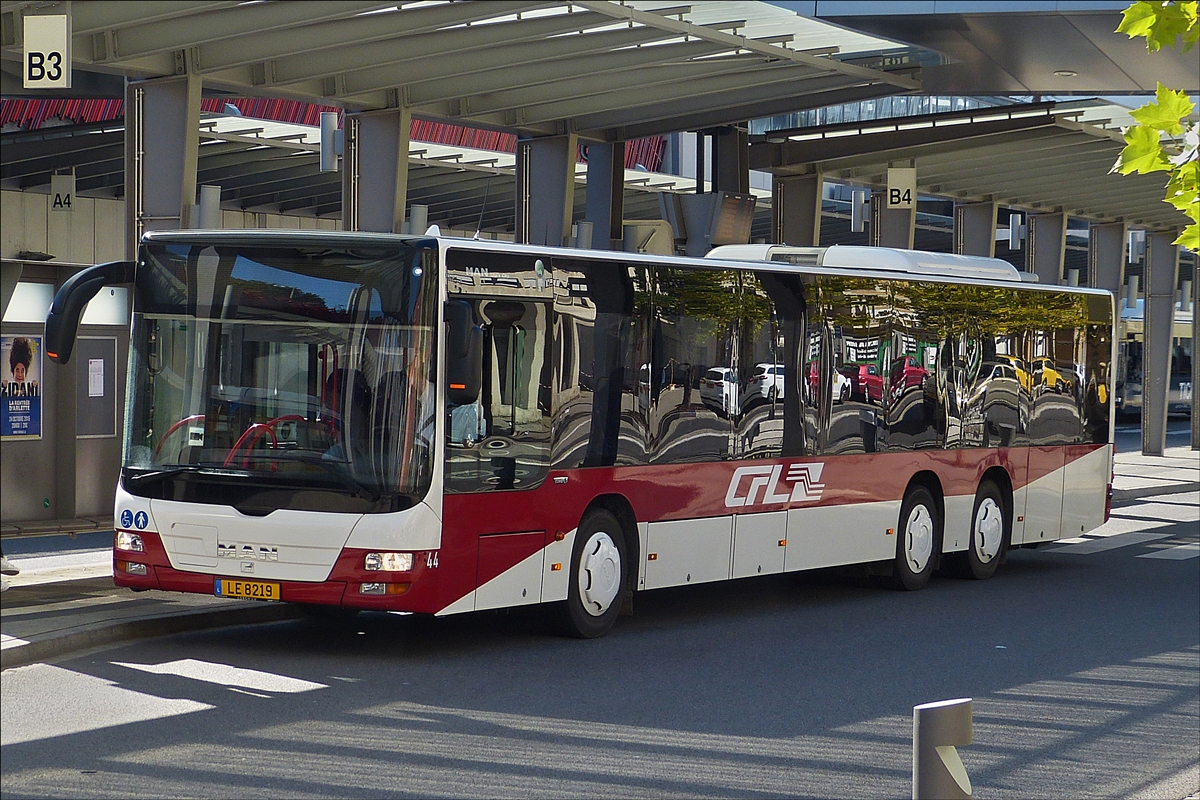 . LE 8219  MAN Lion's City vdes CFL ist soeben am Busbahnhof in Esch Alzette angekommen.