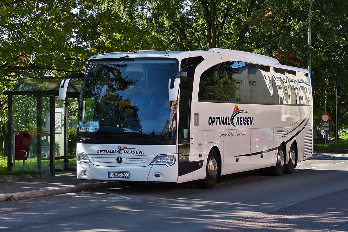 . LH-OP 300, Mercedes Benz Travego von Optimal Reisen, aufgenommen am 27.09.2015 in Grevenmacher. 
