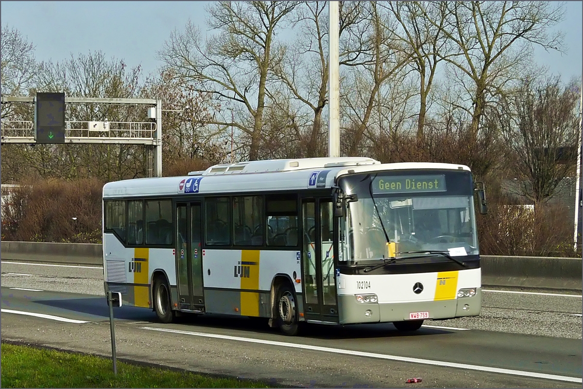 . Mercedes Benz Conecto, vom De Lijn, (kein Dienst steht in der Anzeige), aufgenommen nahe Antwerpen am  11.03.2011.